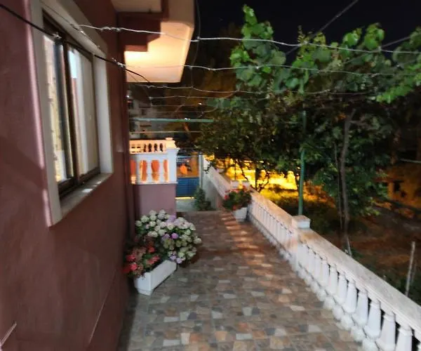 Jakupi Apartament Saranda
